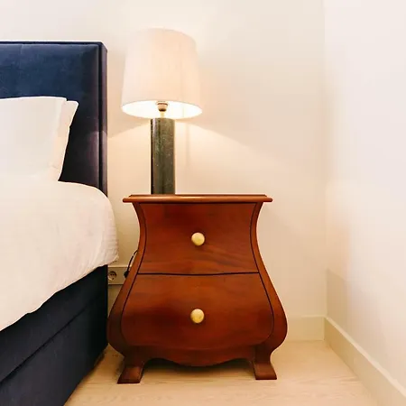 Lady Madona Lägenhet *